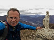 55 Alla  Madonnina del Monte Costone (1228 m)  con vista su Zogno-casa mia. 